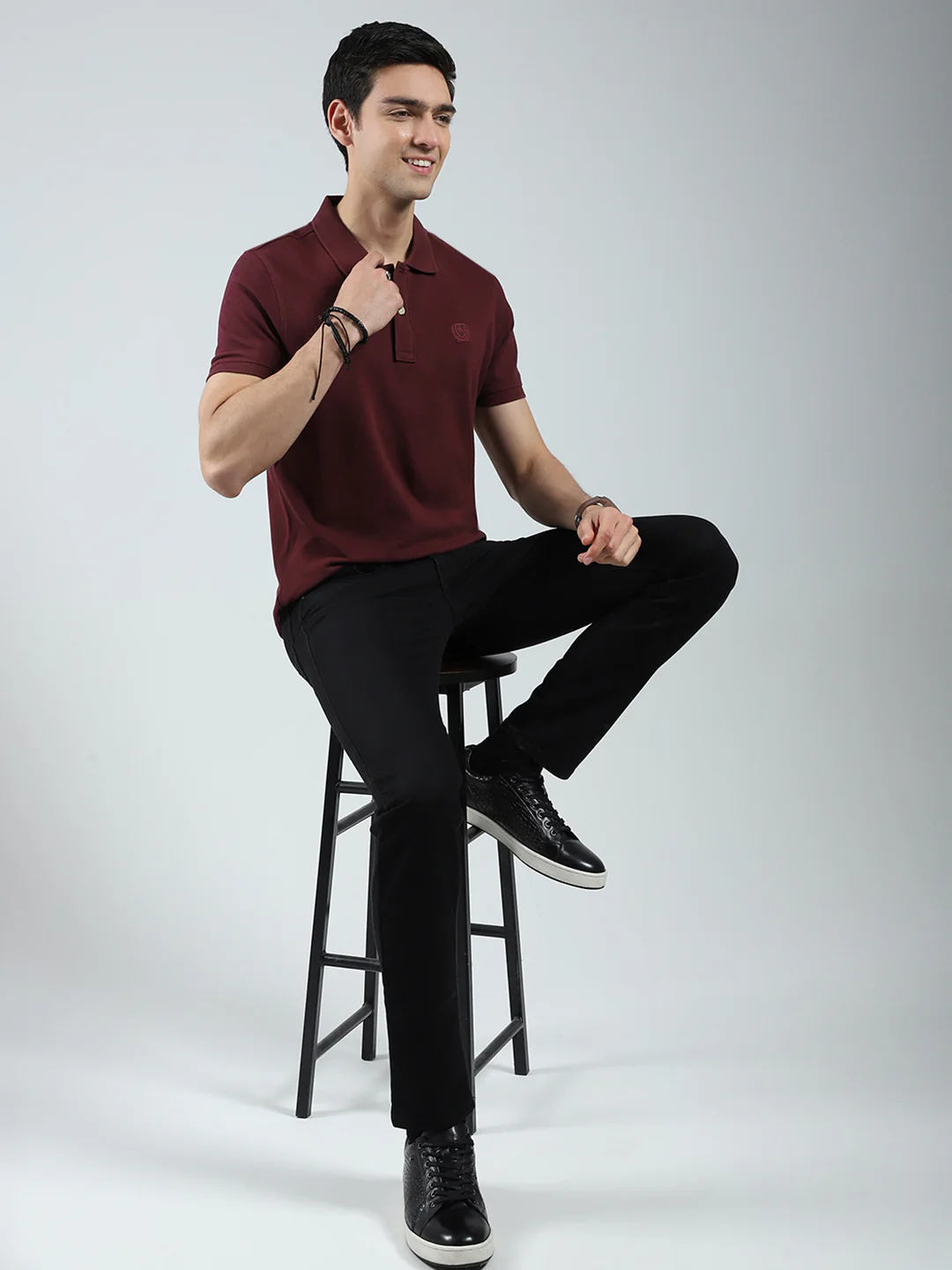 Men Maroon Solid Collar Half Sleeve T-Shirt - Image 2