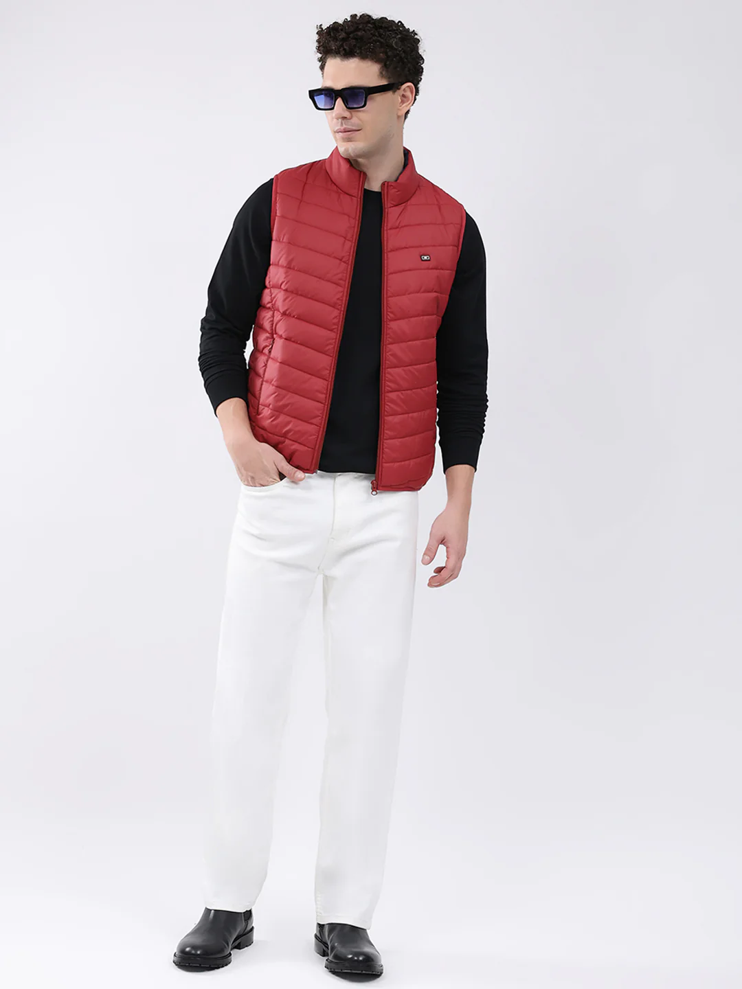 Men Maroon Solid Collar Sleeveless Jacket - Image 2