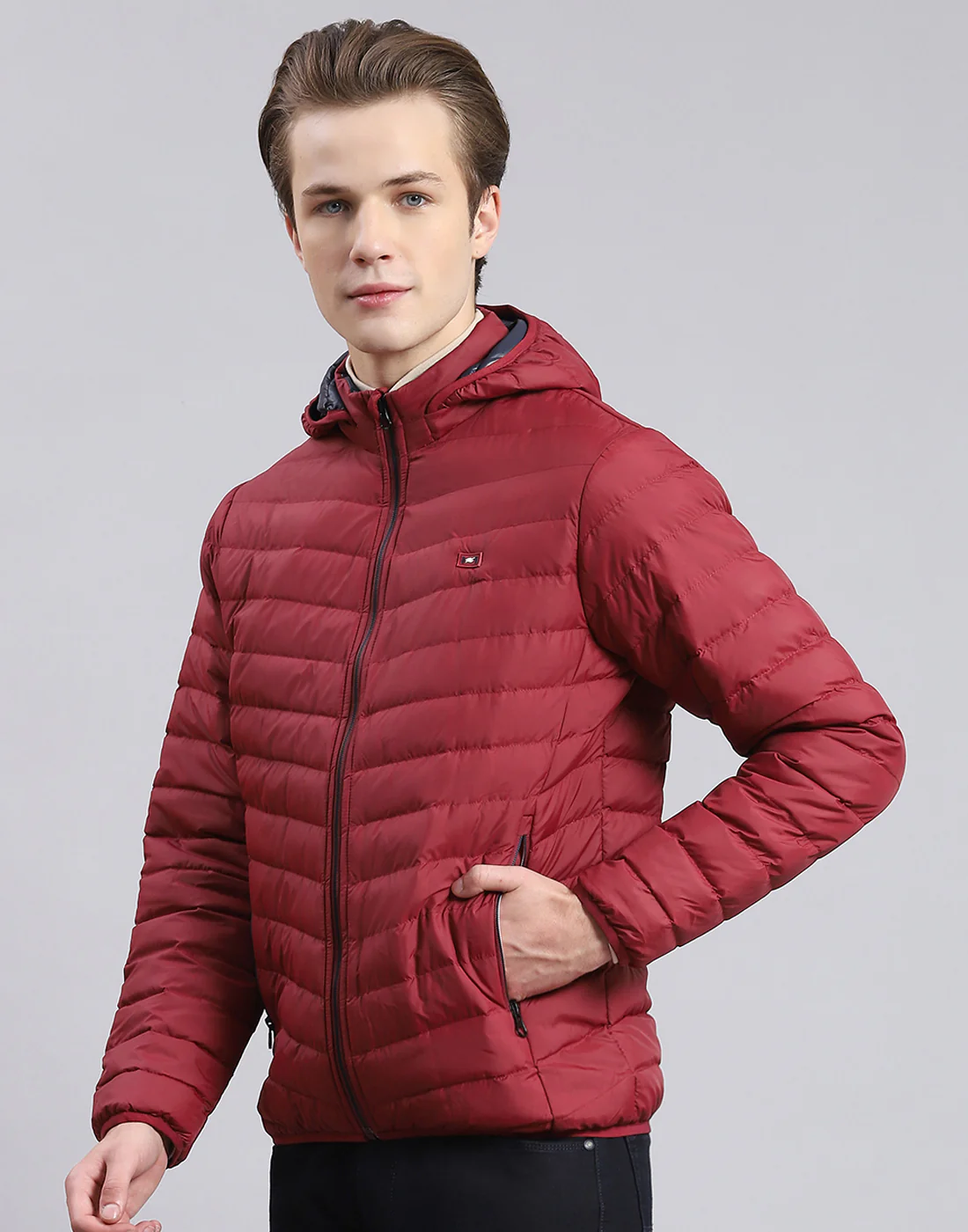 Men Maroon Solid Hooded Full Sleeve Jacket - Image 3