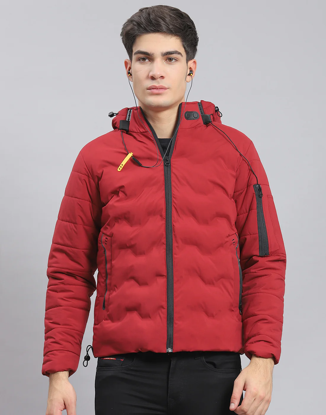 Men Maroon Solid Hooded Full Sleeve Jacket - Image 3