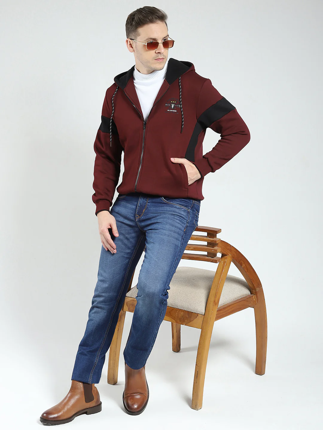 Men Maroon Solid Hooded Full Sleeve Sweatshirt - Image 2
