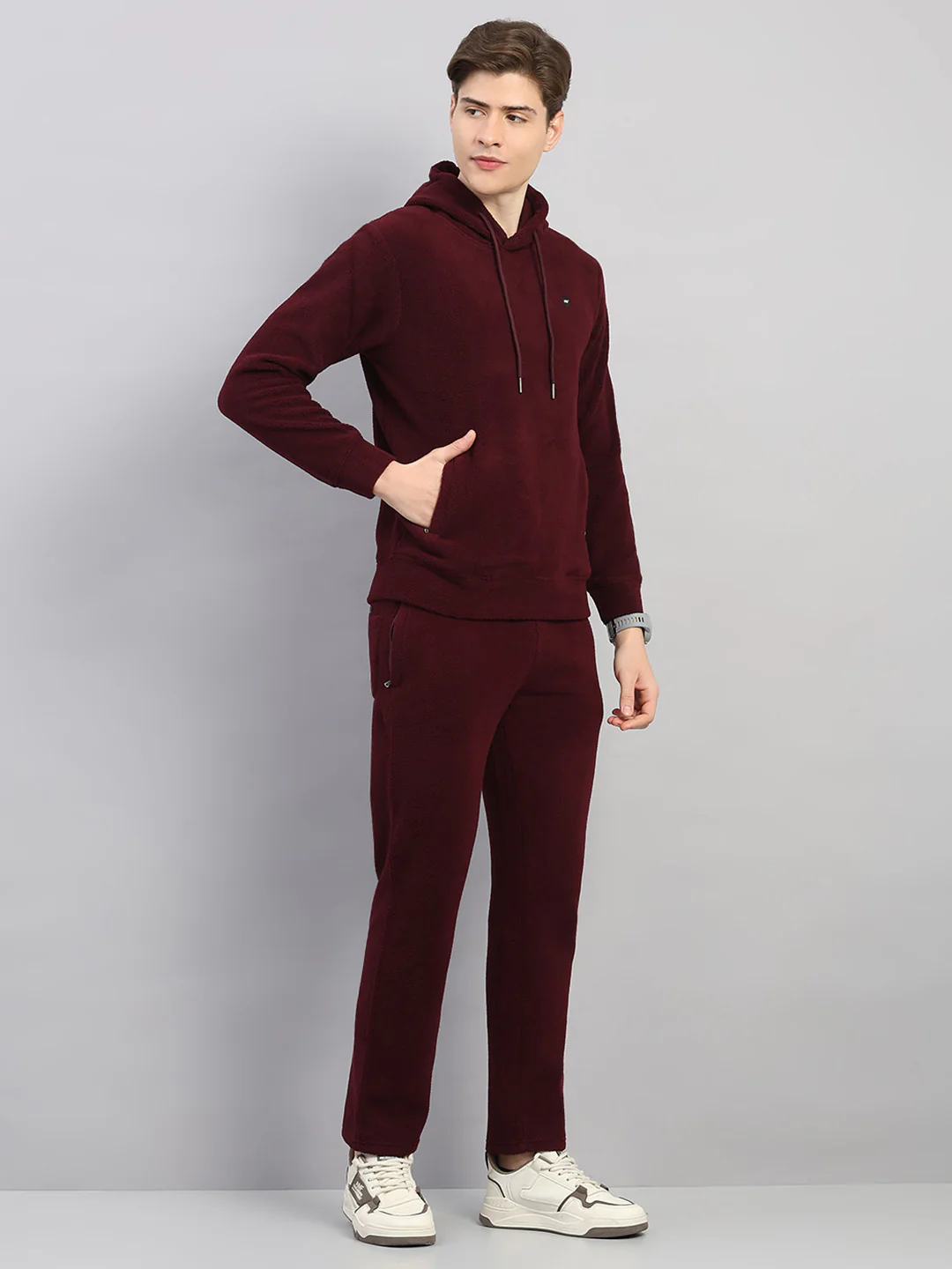 Men Maroon Solid Hooded Full Sleeve Winter Tracksuit - Image 4
