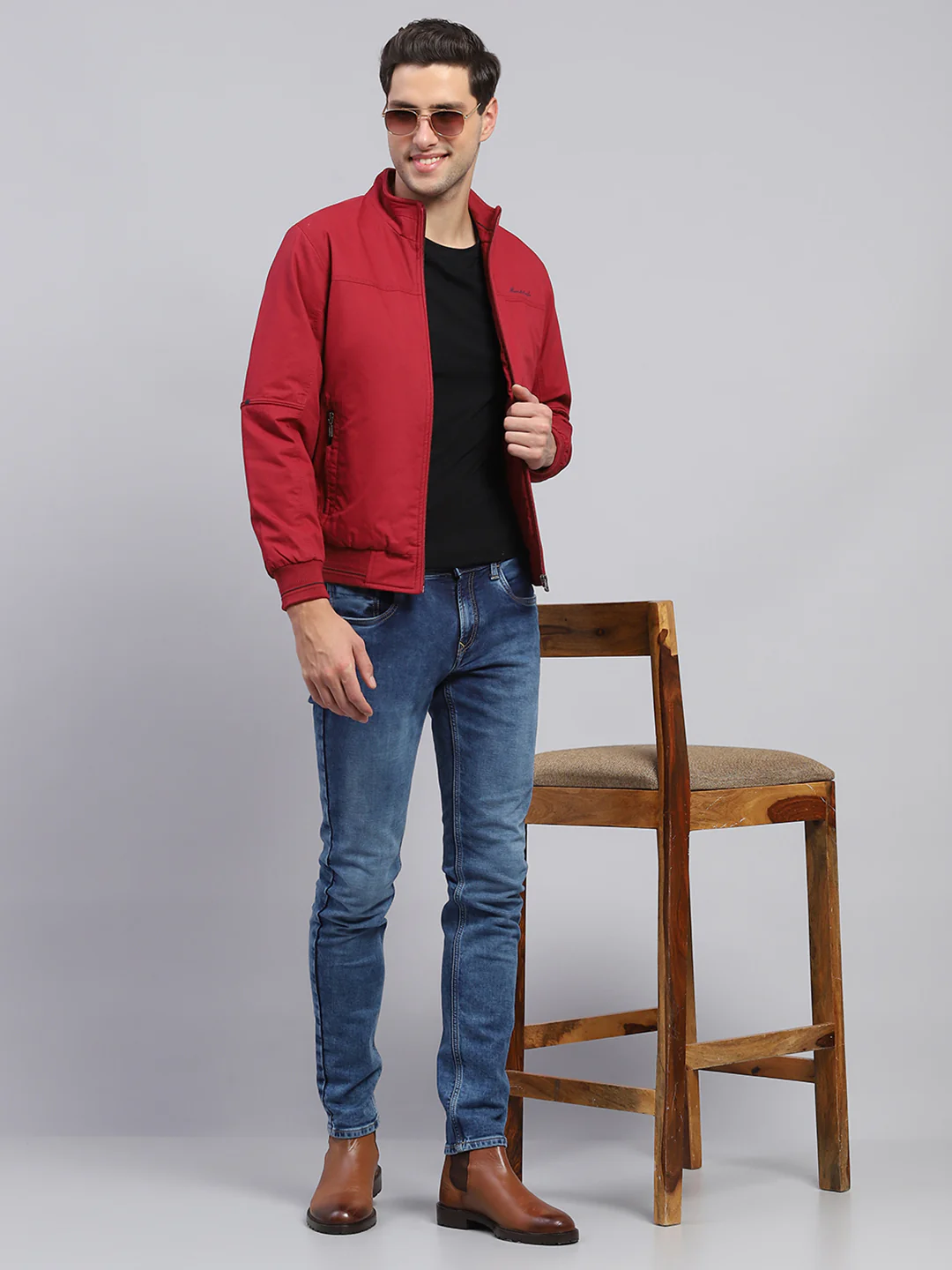 Men Maroon Solid Mock Neck Full Sleeve Jacket - Image 5