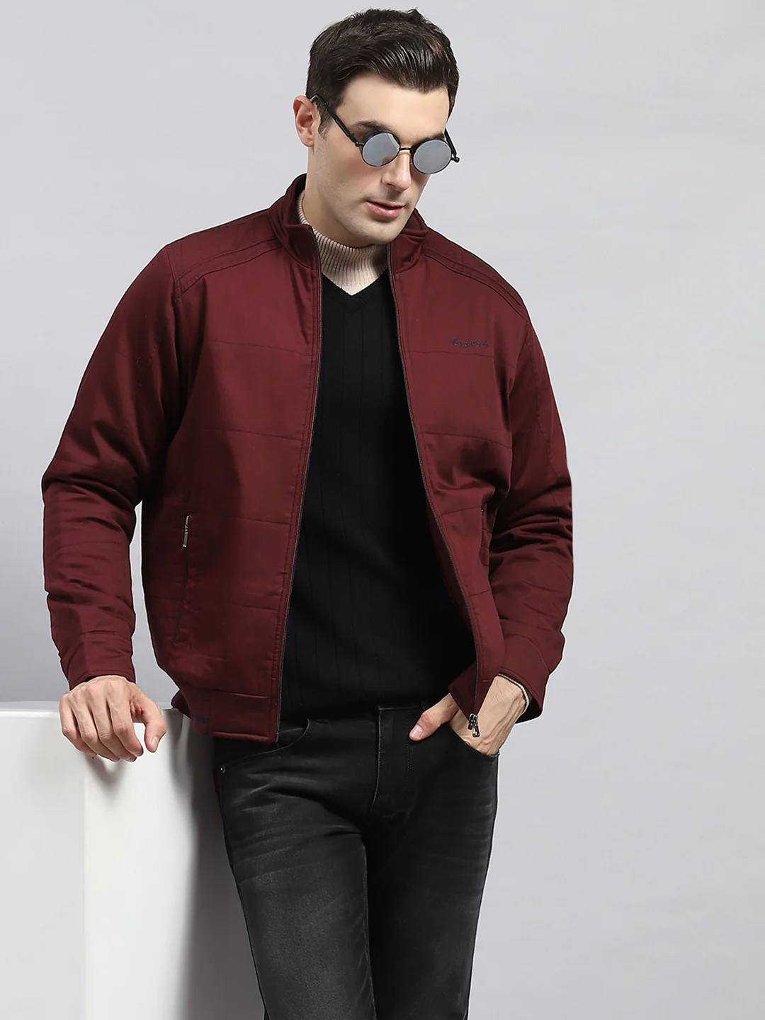 Men Maroon Solid Mock Neck Full Sleeve Jacket - Image 6