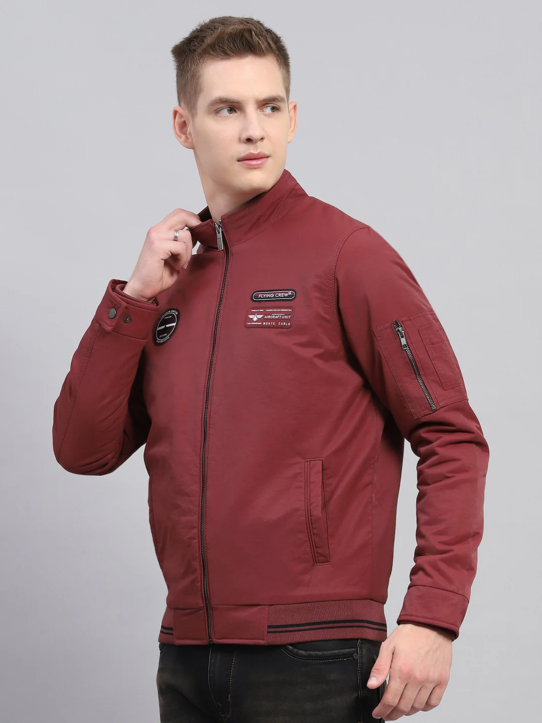 Men Maroon Solid Mock Neck Full Sleeve Jacket - Image 3