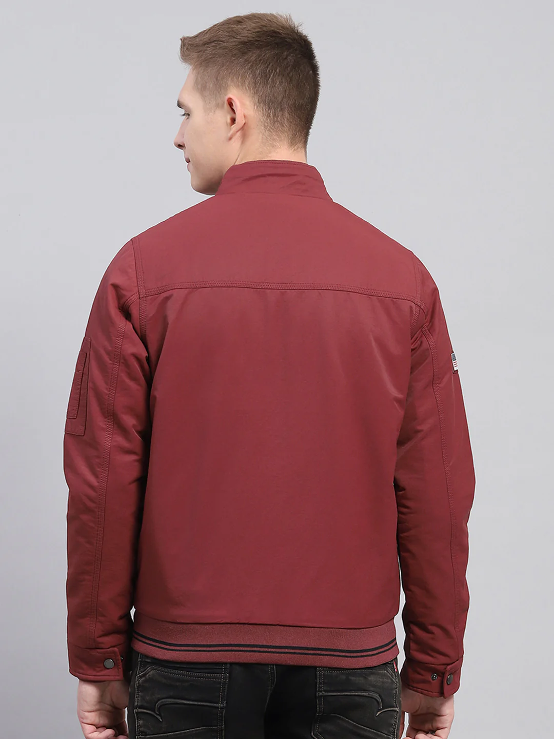 Men Maroon Solid Mock Neck Full Sleeve Jacket - Image 5