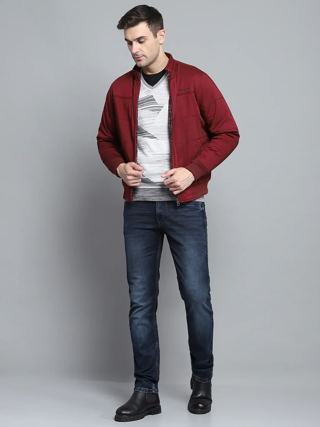 Men Maroon Solid Mock Neck Full Sleeve Jacket - Image 2