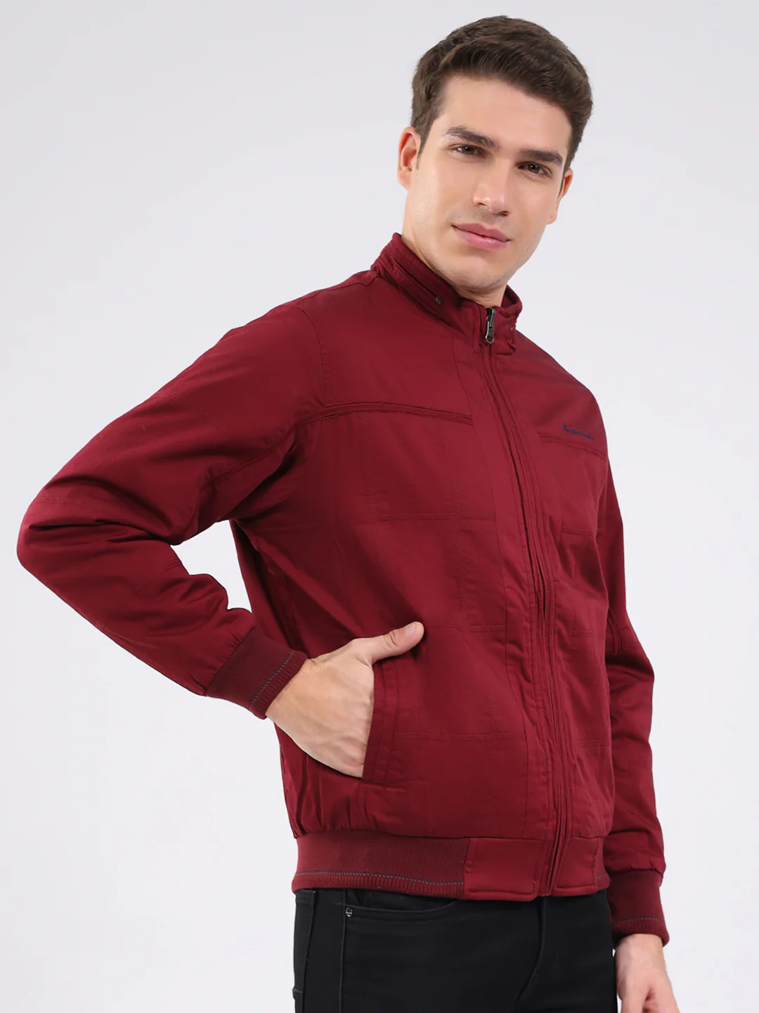 Men Maroon Solid Mock Neck Full Sleeve Jacket - Image 4