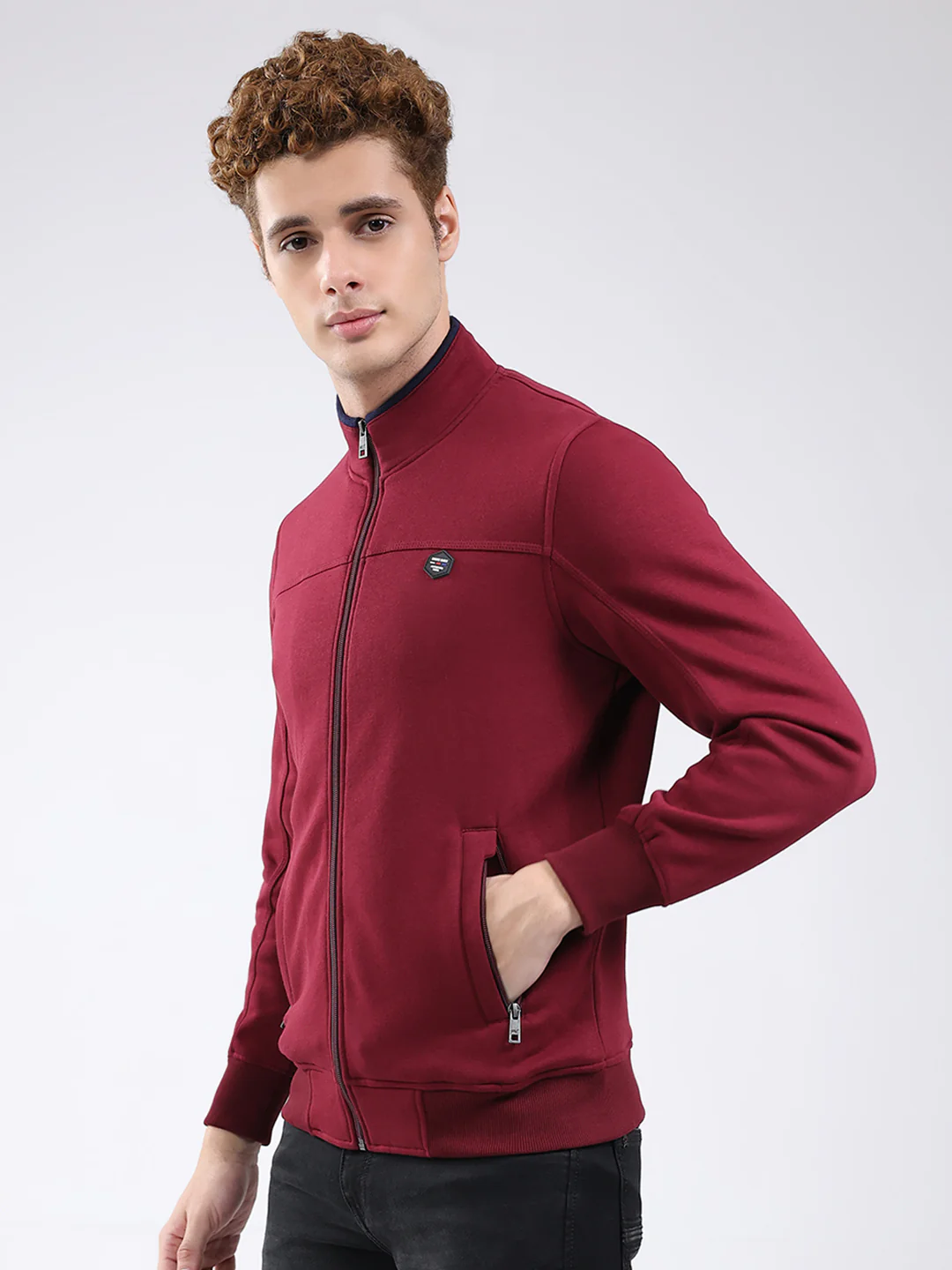 Men Maroon Solid Mock Neck Full Sleeve Sweatshirt - Image 3