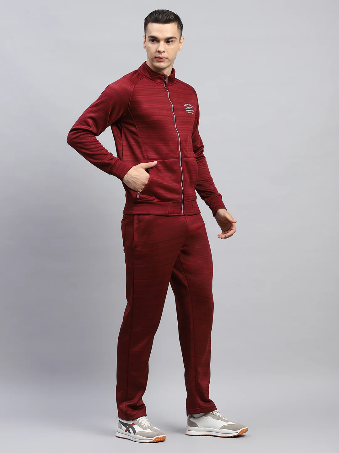 Men Maroon Solid Mock Neck Full Sleeve Winter Tracksuit - Image 4