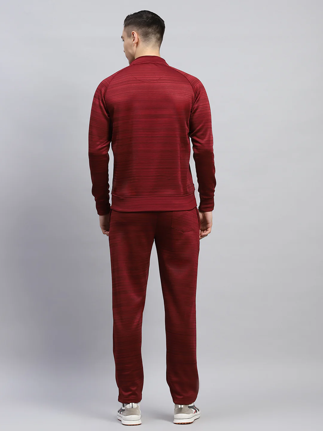 Men Maroon Solid Mock Neck Full Sleeve Winter Tracksuit - Image 5