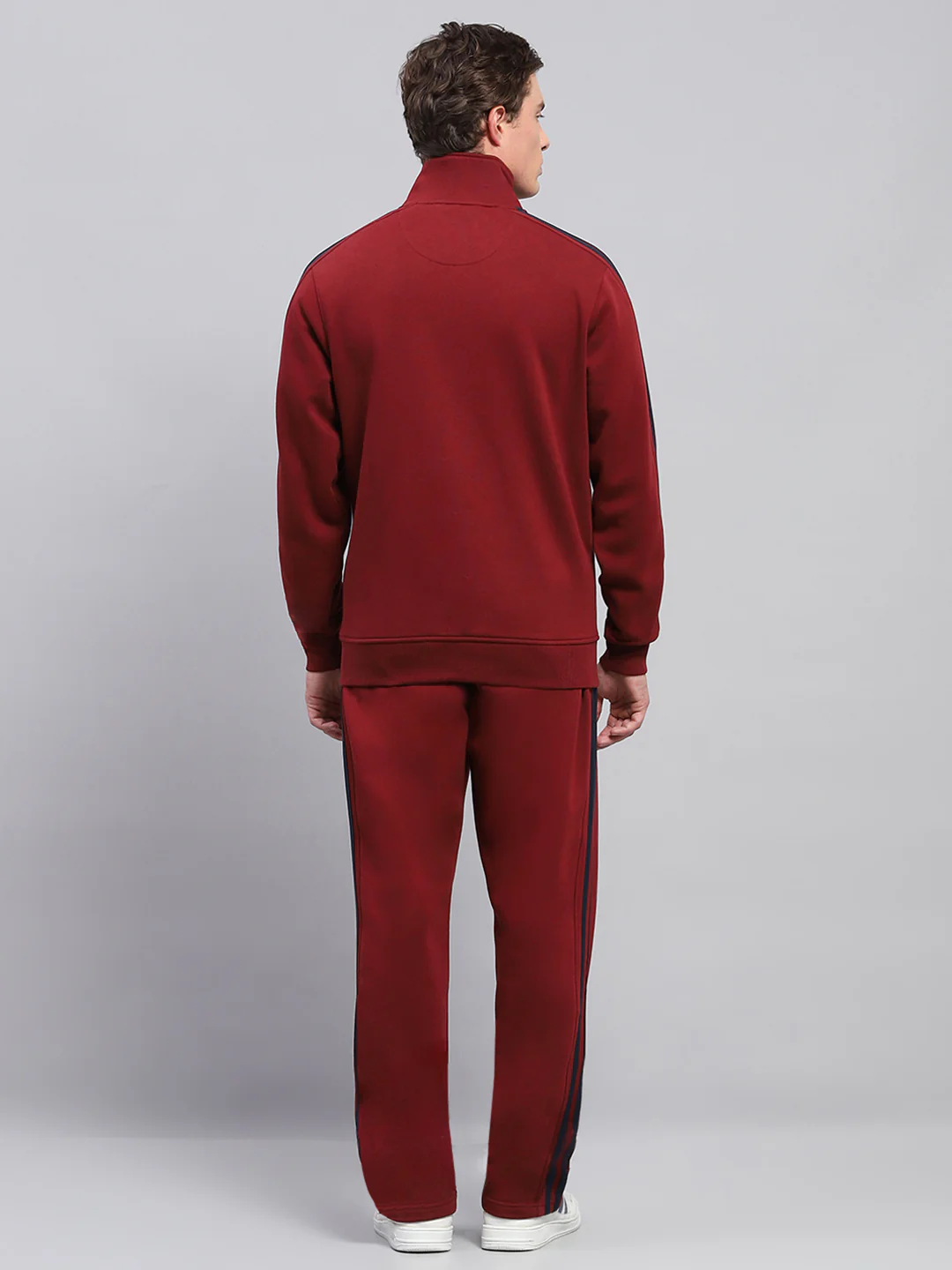 Men Maroon Solid Mock Neck Full Sleeve Winter Tracksuit - Image 5