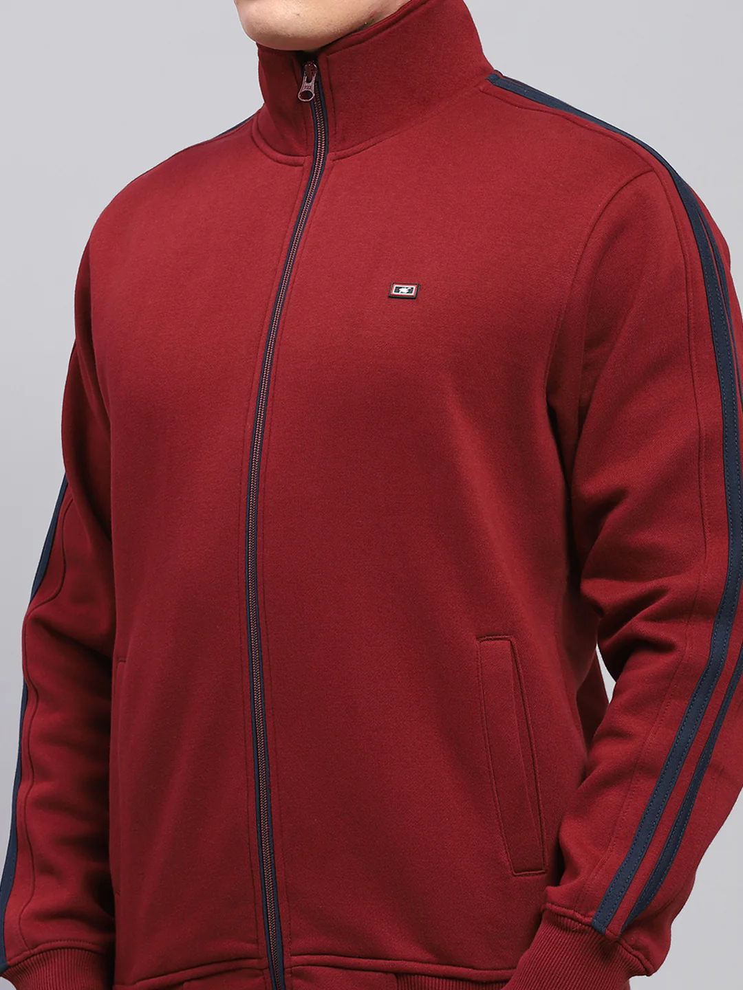 Men Maroon Solid Mock Neck Full Sleeve Winter Tracksuit - Image 6