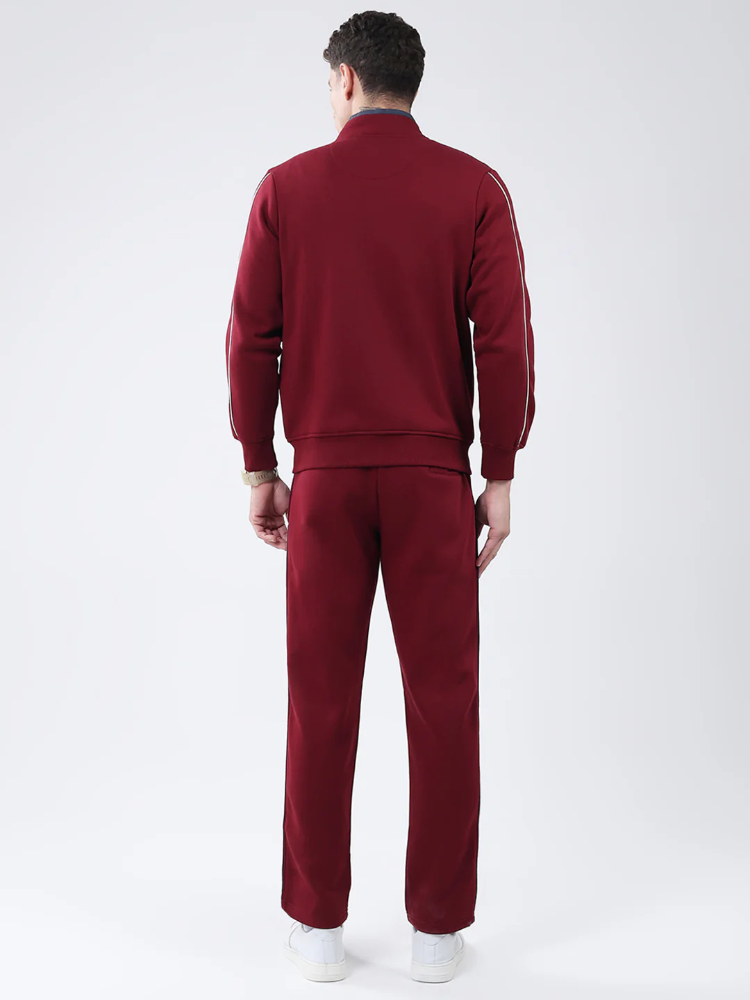 Men Maroon Solid Mock Neck Full Sleeve Winter Tracksuit - Image 5