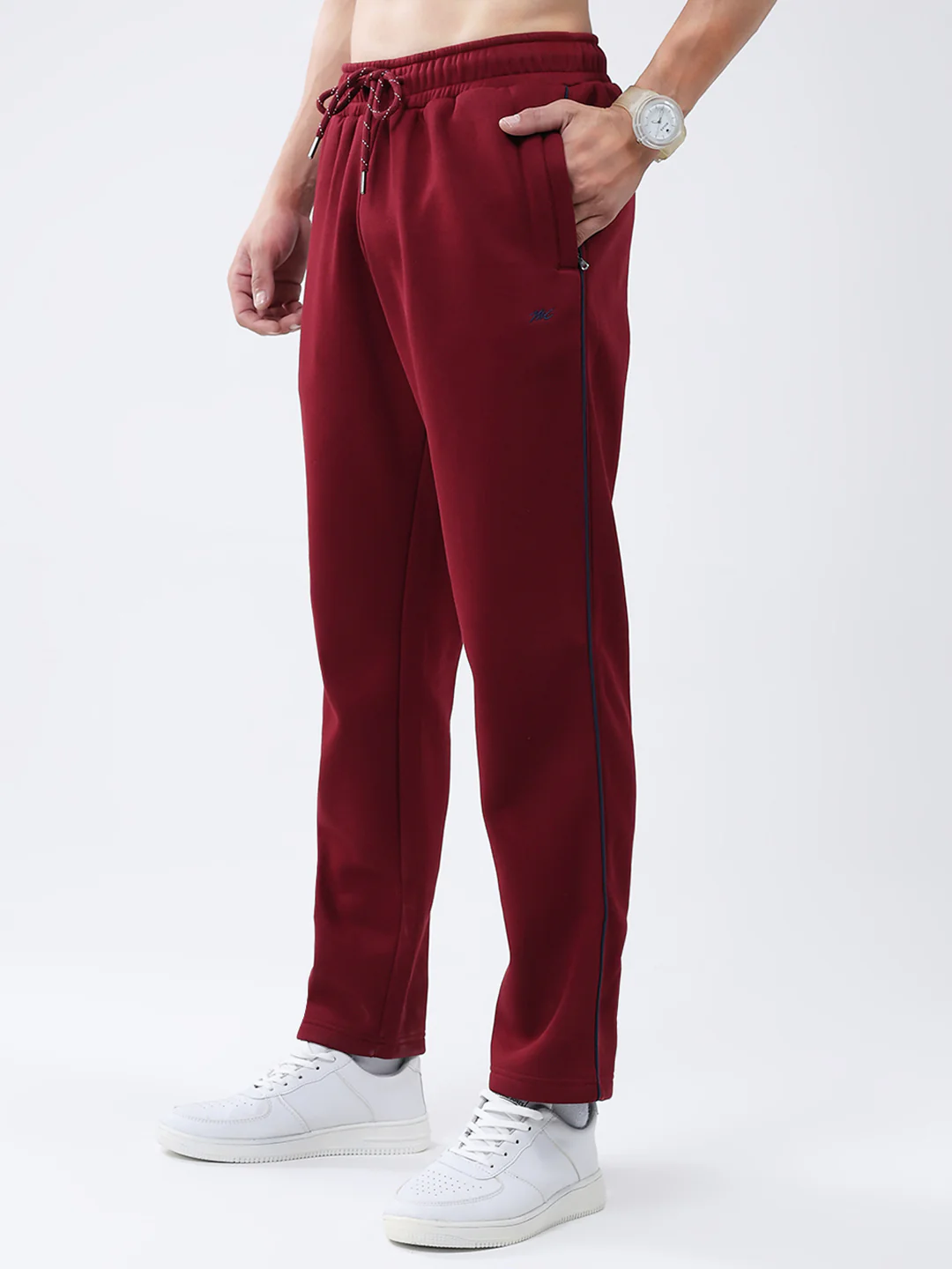 Men Maroon Solid Mock Neck Full Sleeve Winter Tracksuit - Image 7