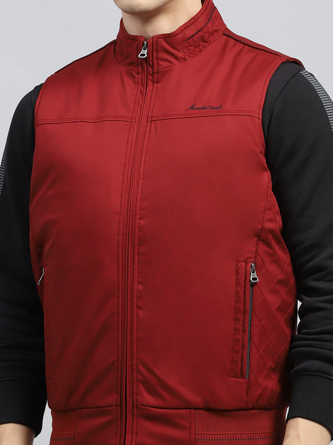 Men Maroon Solid Mock Neck Sleeveless Jacket - Image 6