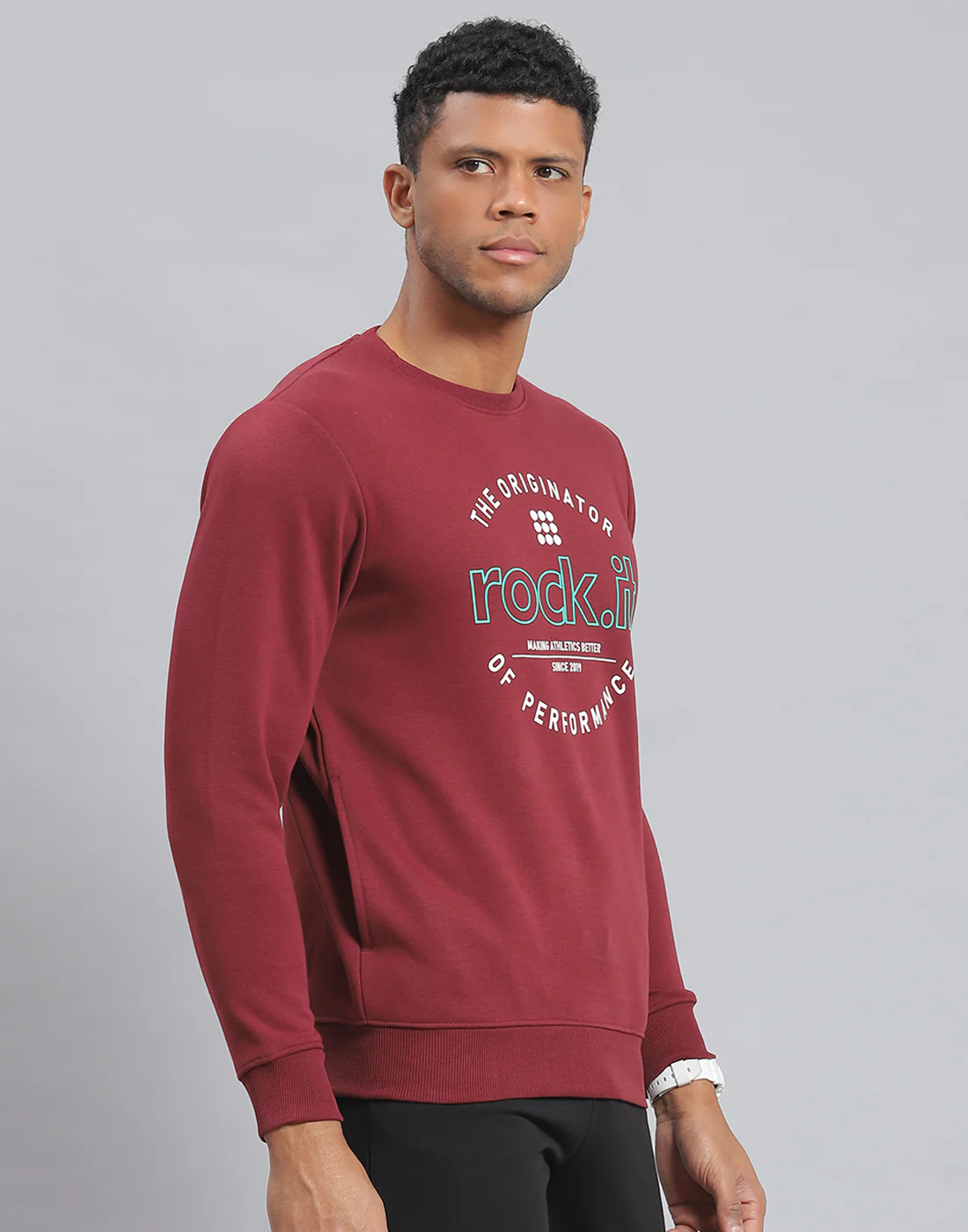 Rock.it Men Maroon Solid Round Neck Full Sleeve Sweatshirt - Image 4
