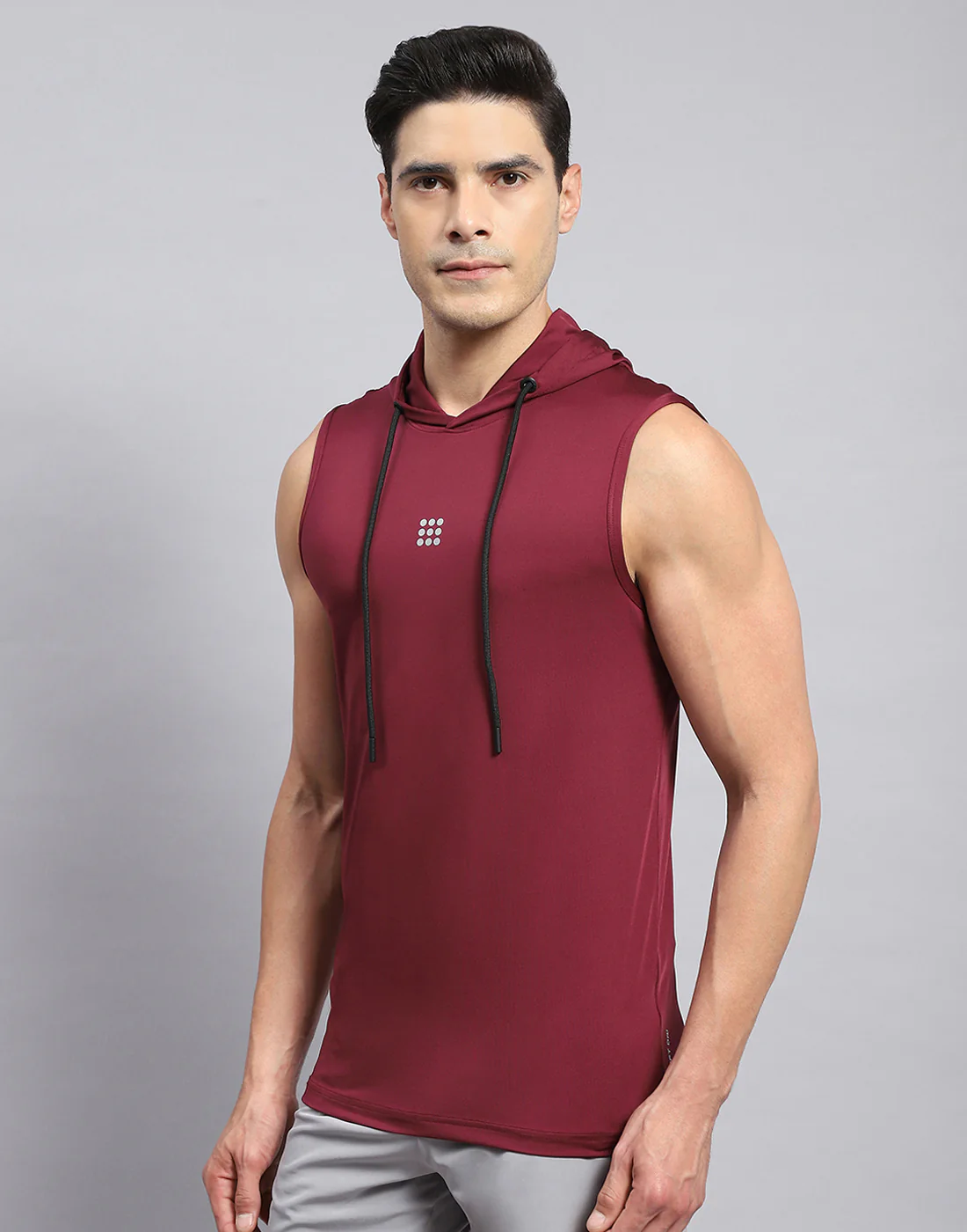 Rock.it Men Maroon Solid Round Neck Sleeveless T-Shirt - Image 3