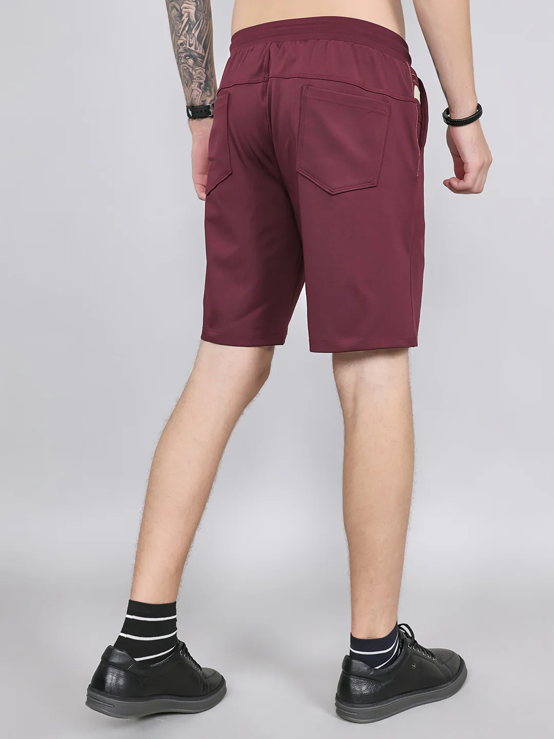 Men Maroon Solid Smart Fit Bermuda - Image 4