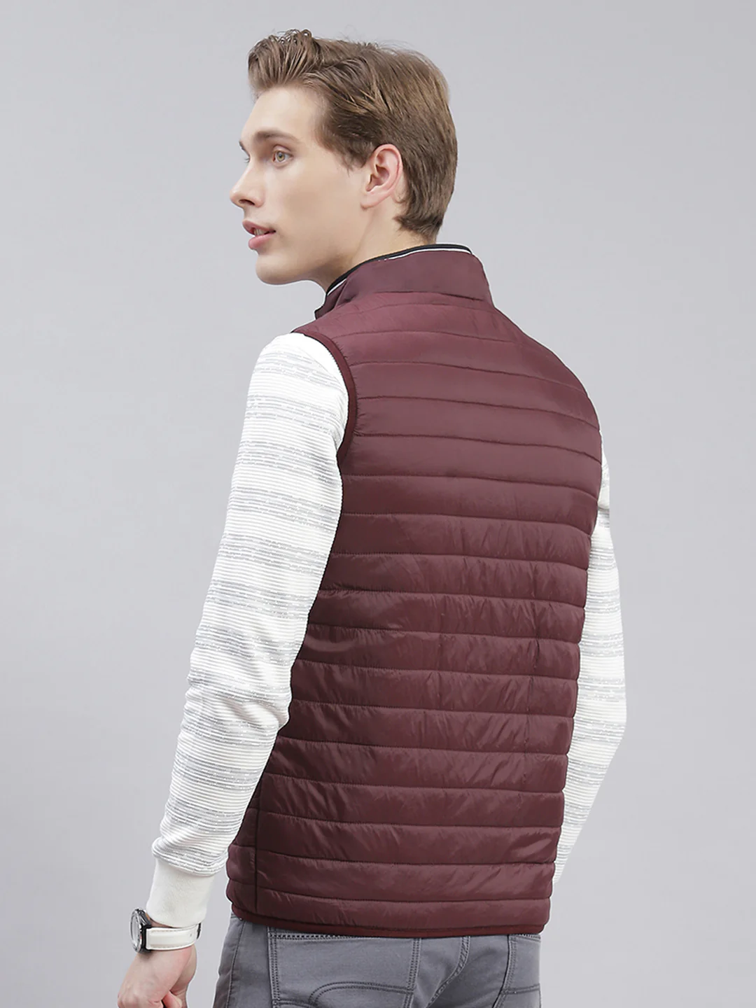 Men Maroon Solid Stand Collar Sleeveless Jackets - Image 5