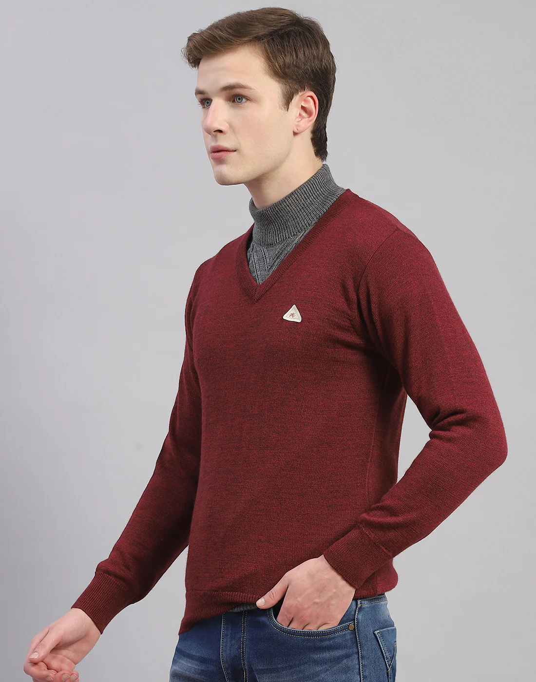 Men Maroon Solid V Neck Full Sleeve Pullover - Image 4