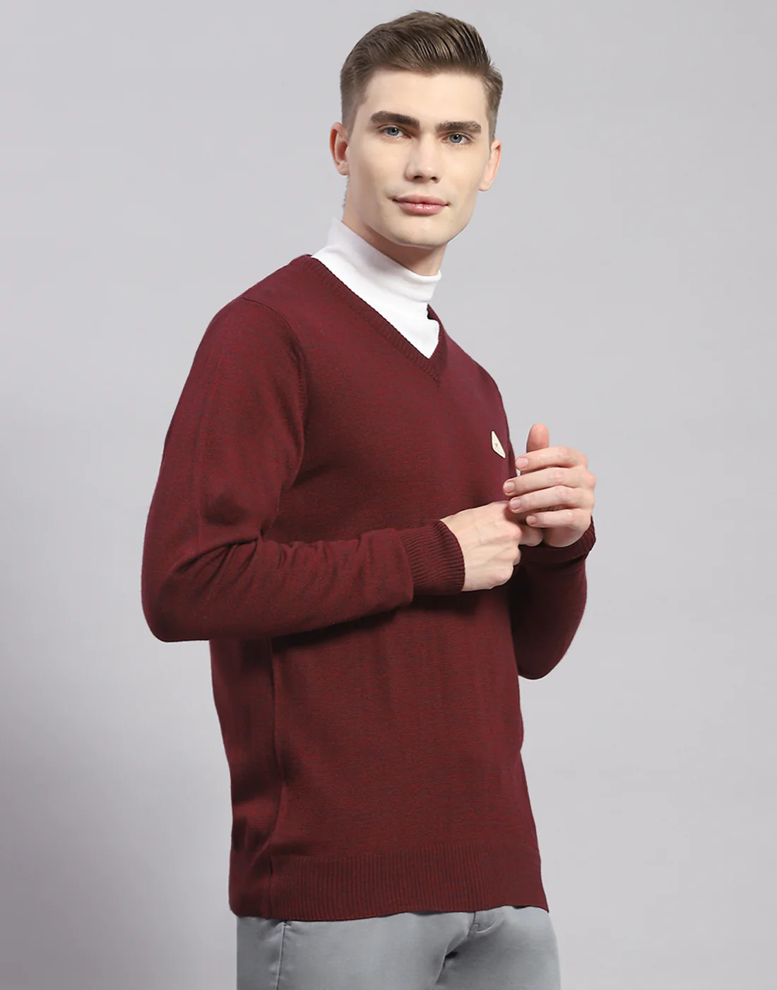 Men Maroon Solid V Neck Full Sleeve Pullover - Image 4