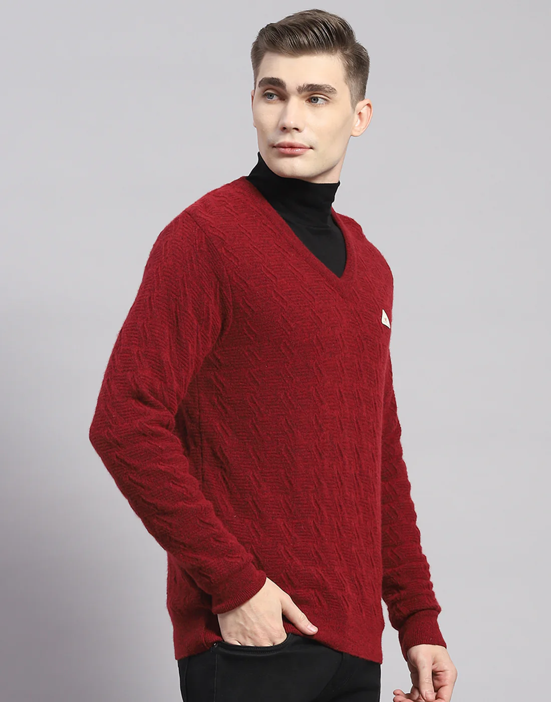 Men Maroon Solid V Neck Full Sleeve Pullover - Image 4