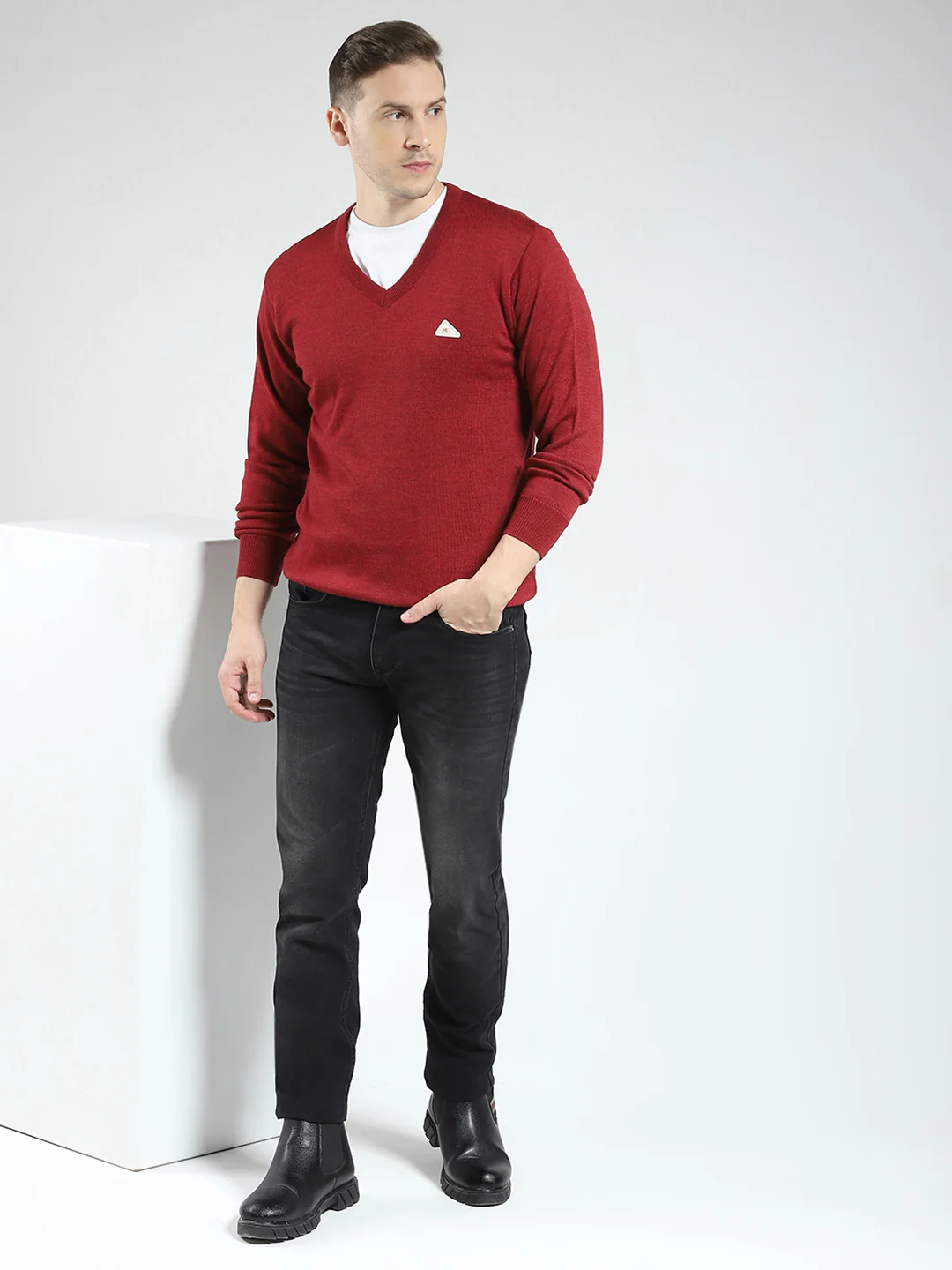Men Maroon Solid V Neck Full Sleeve Pullover - Image 2