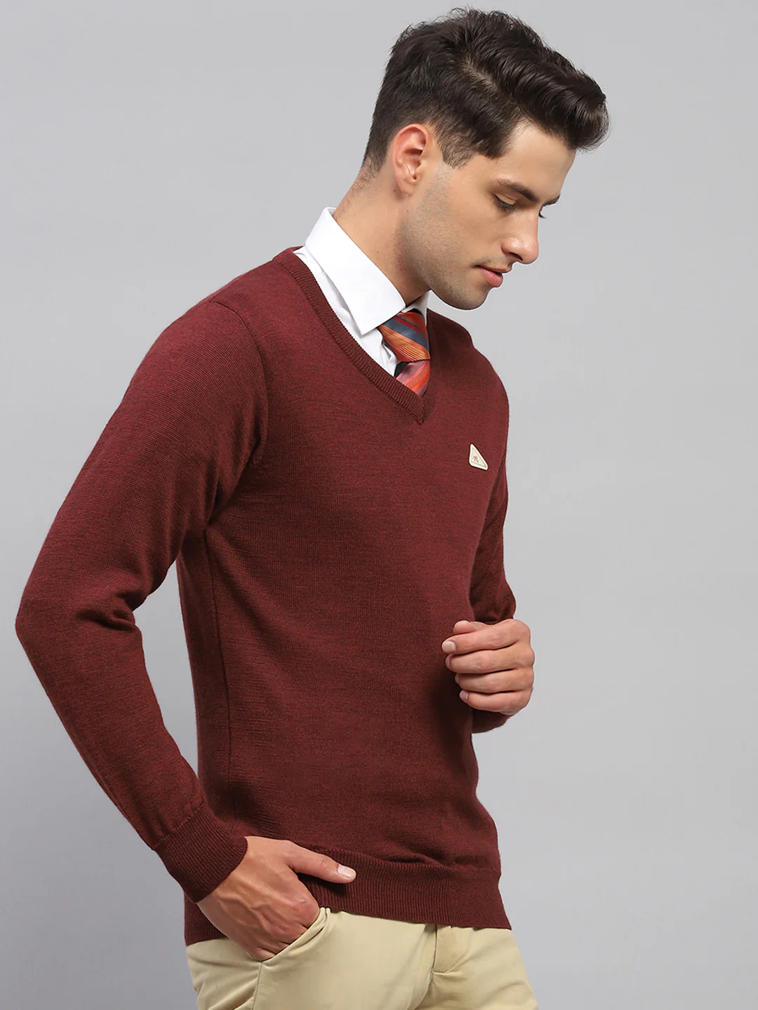 Men Maroon Solid V Neck Full Sleeve Pullover - Image 4