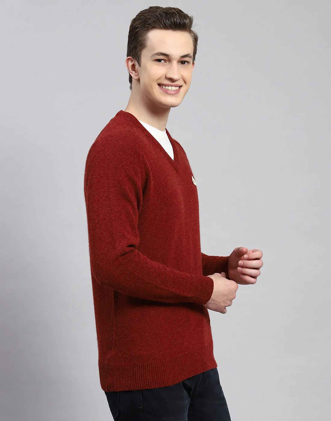 Men Maroon Solid V Neck Full Sleeve Pullover - Image 4