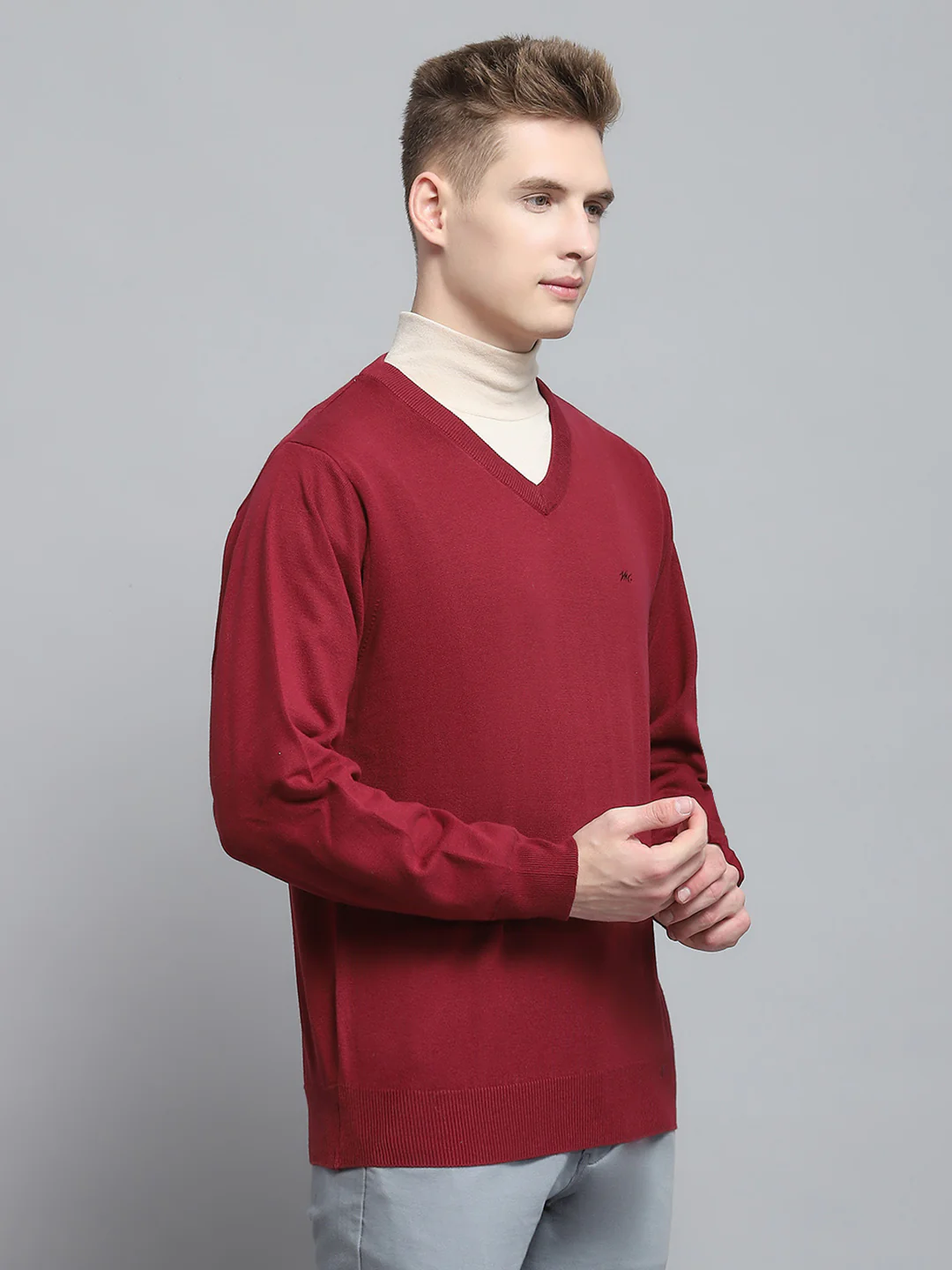 Men Maroon Solid V Neck Full Sleeve Pullover - Image 4