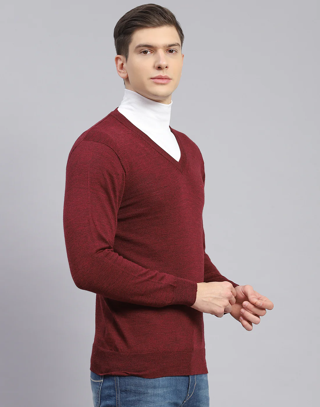 Men Maroon Solid V Neck Full Sleeve Sweater - Image 6