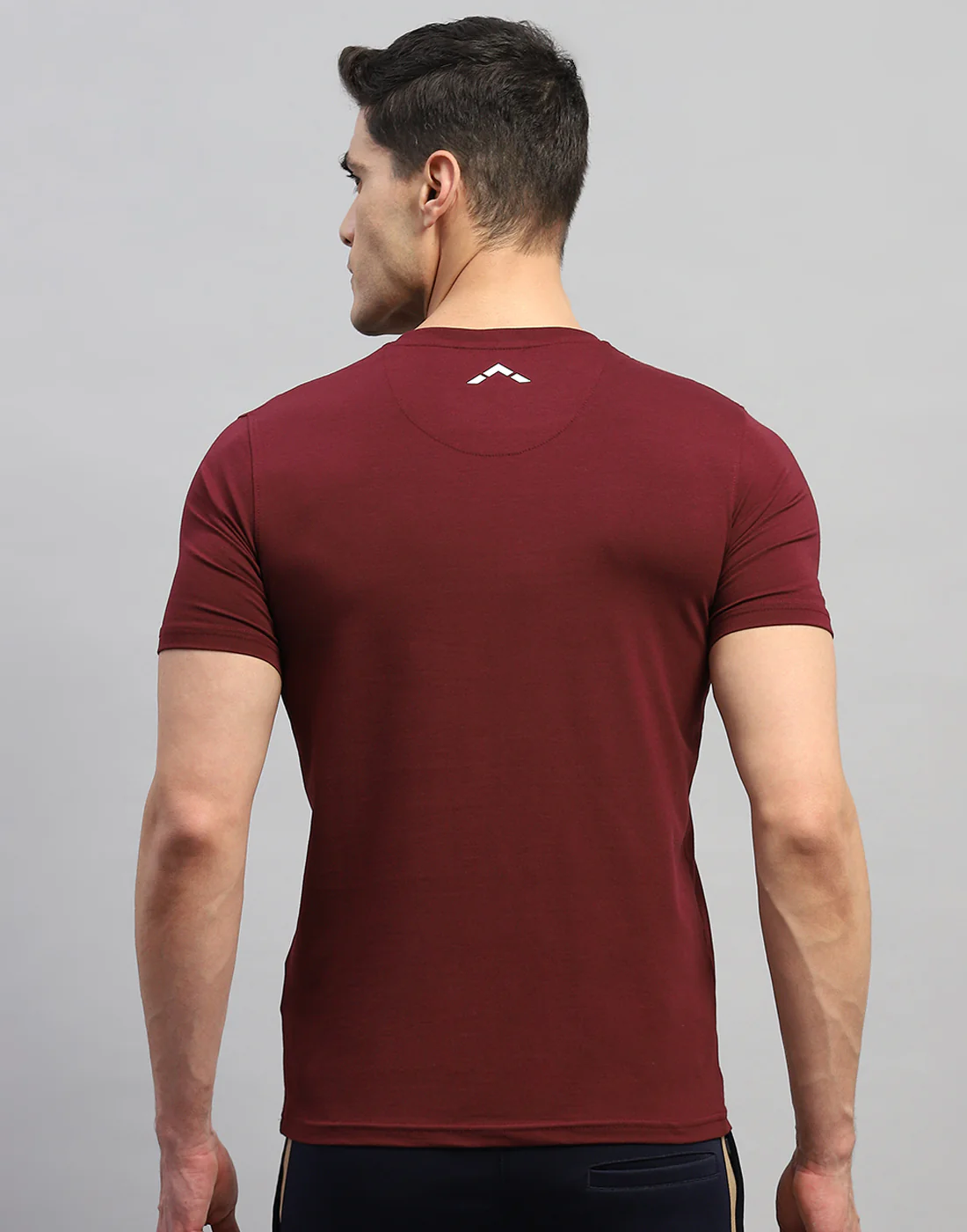 Rock.it Men Maroon Solid V Neck Half Sleeve T-Shirt - Image 6