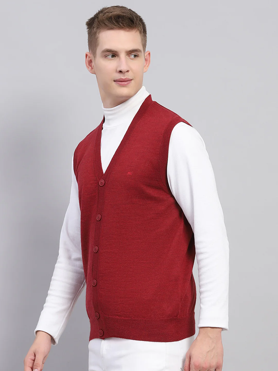 Men Maroon Solid V Neck Sleeveless Cardigan - Image 3