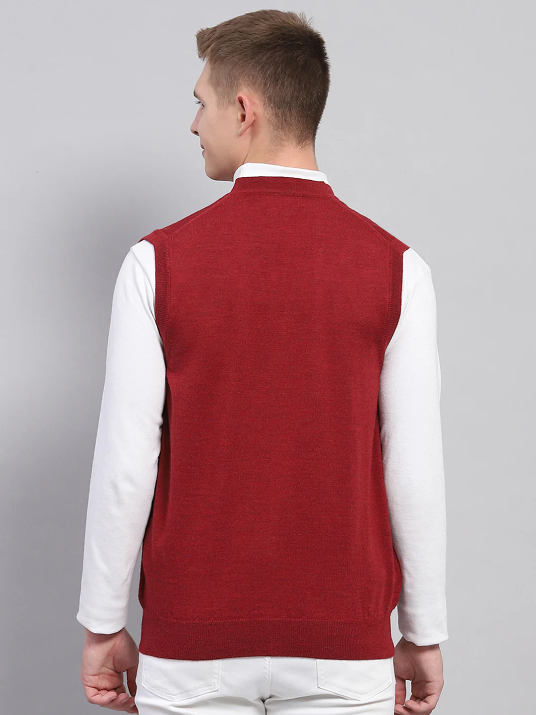 Men Maroon Solid V Neck Sleeveless Cardigan - Image 5