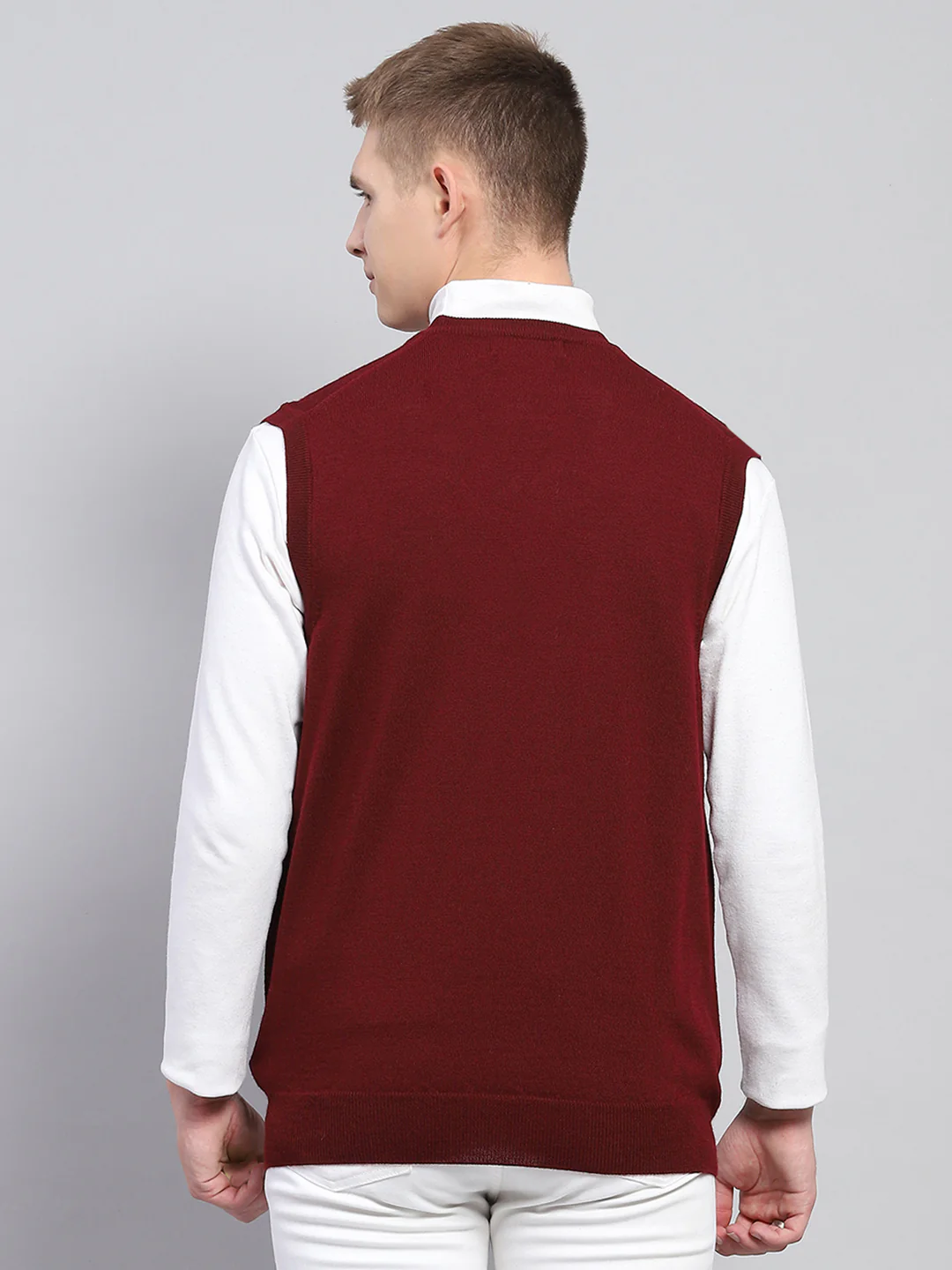 Men Maroon Solid V Neck Sleeveless Sweater - Image 5