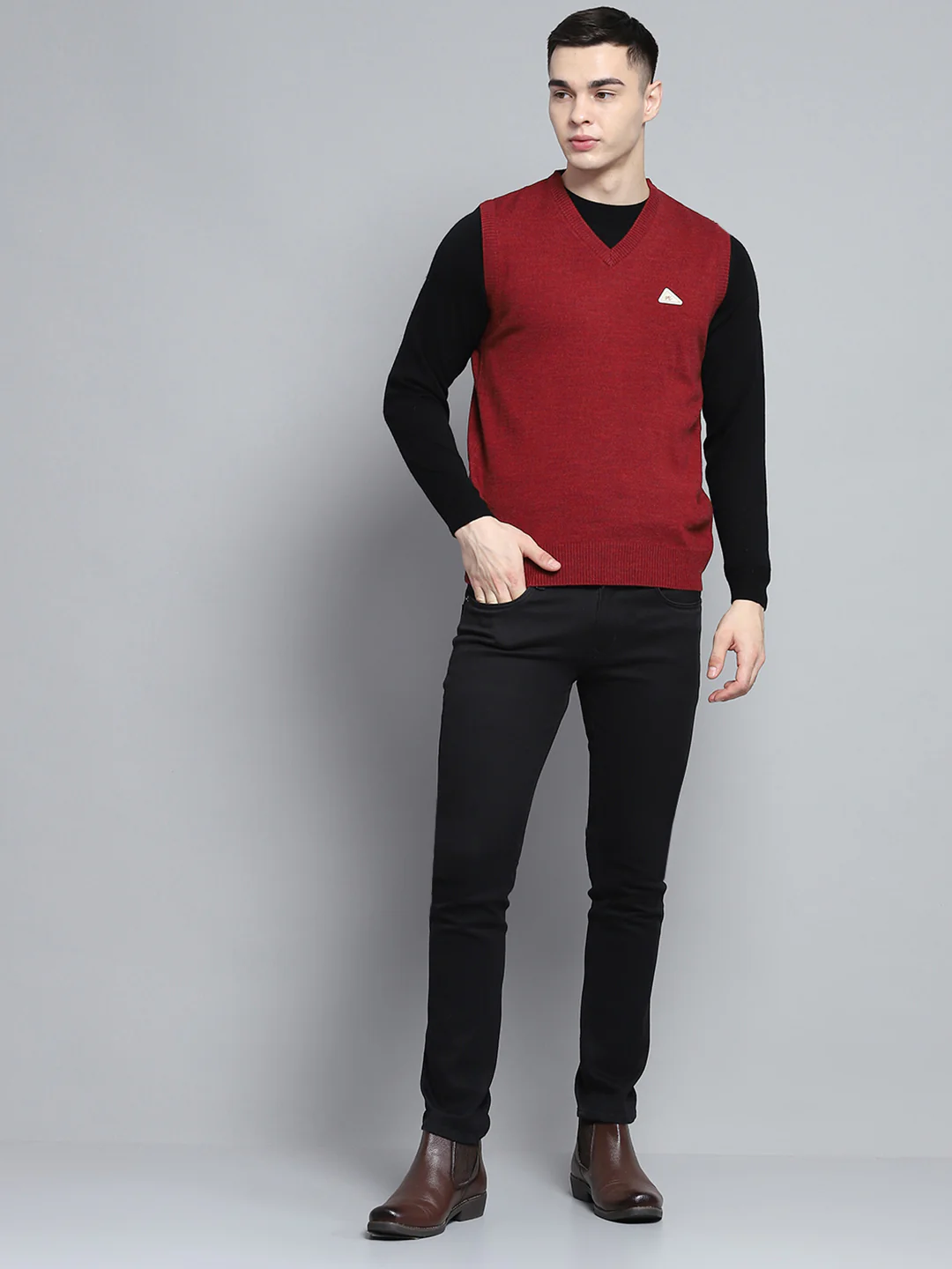Men Maroon Solid V Neck Sleeveless Sweater - Image 2
