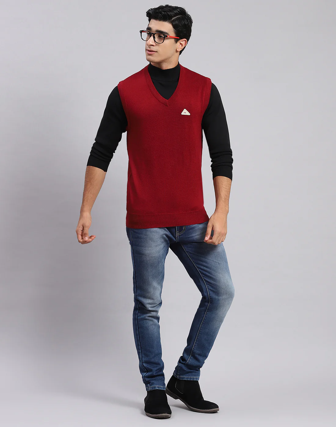 Men Maroon Solid V Neck Sleeveless Sweaters/Pullovers - Image 5