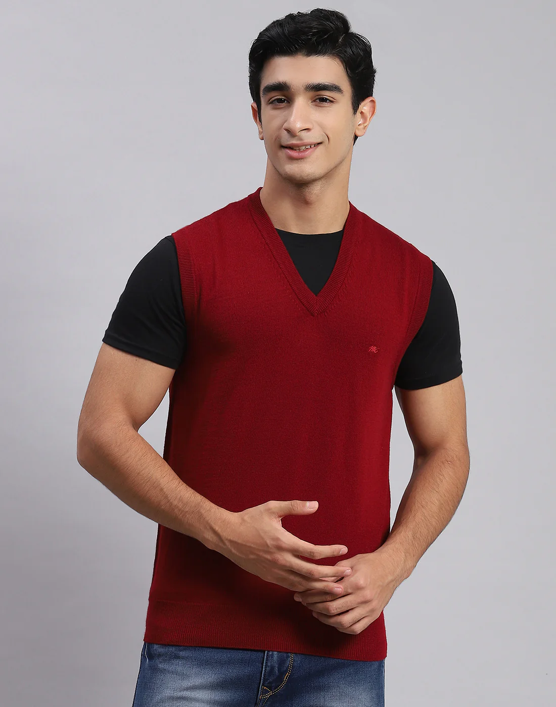 Men Maroon Solid V Neck Sleeveless Sweaters/Pullovers - Image 2