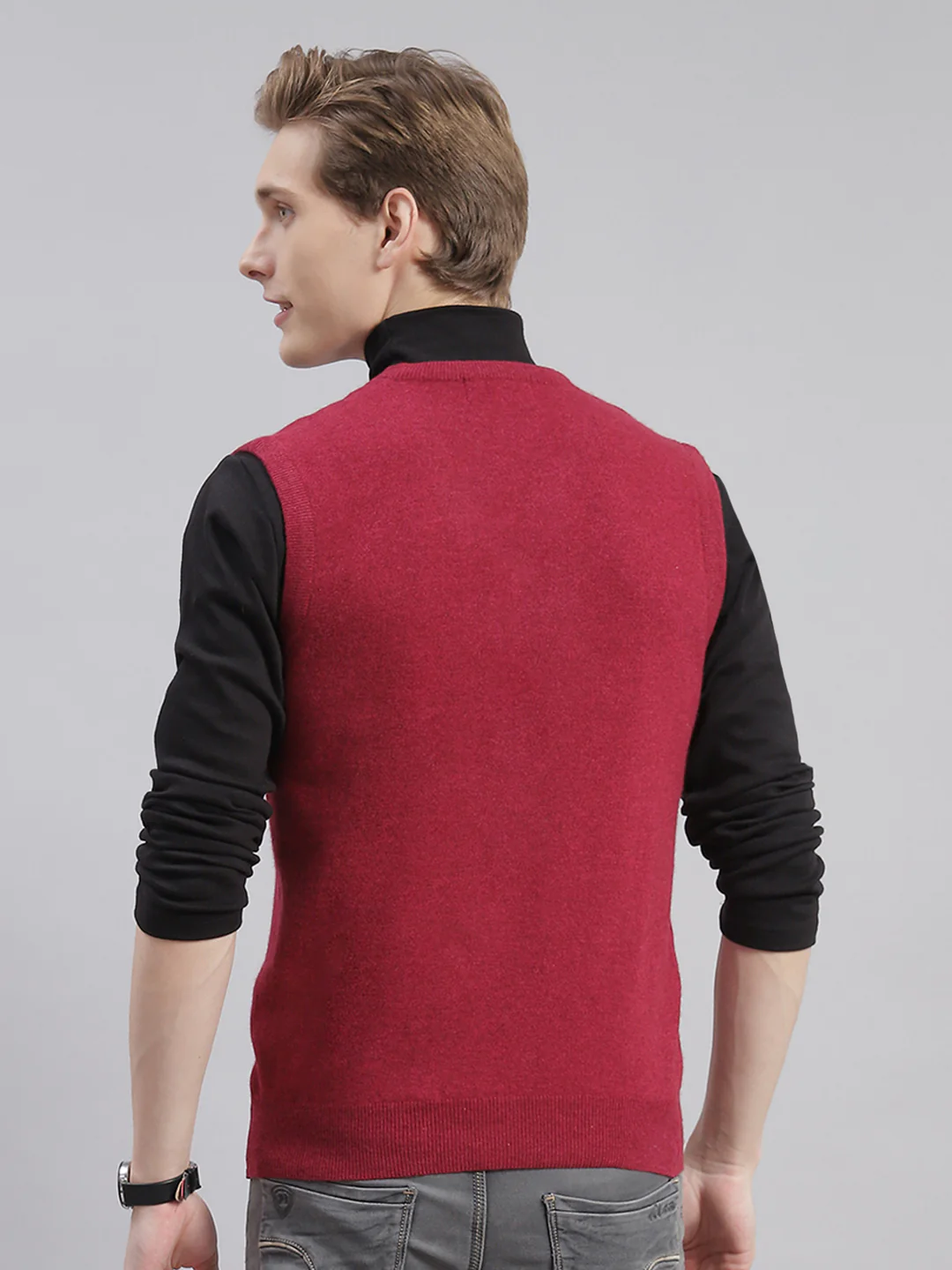 Men Maroon Solid V Neck Sleeveless Sweaters/Pullovers - Image 5