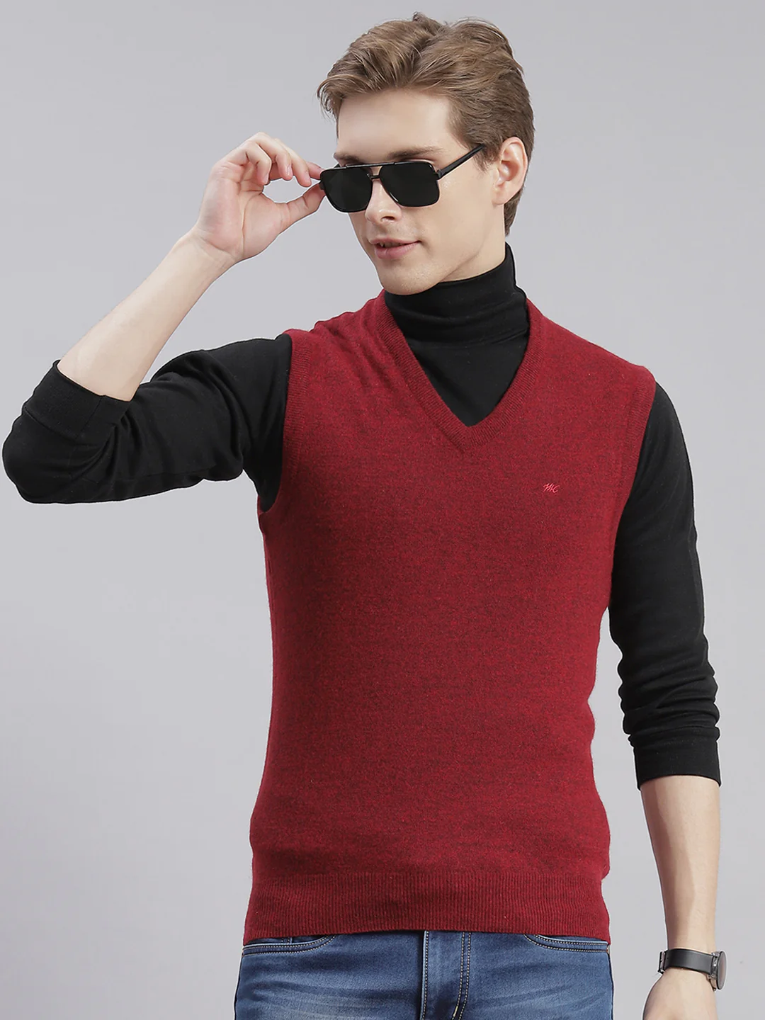 Men Maroon Solid V Neck Sleeveless Sweaters/Pullovers - Image 2