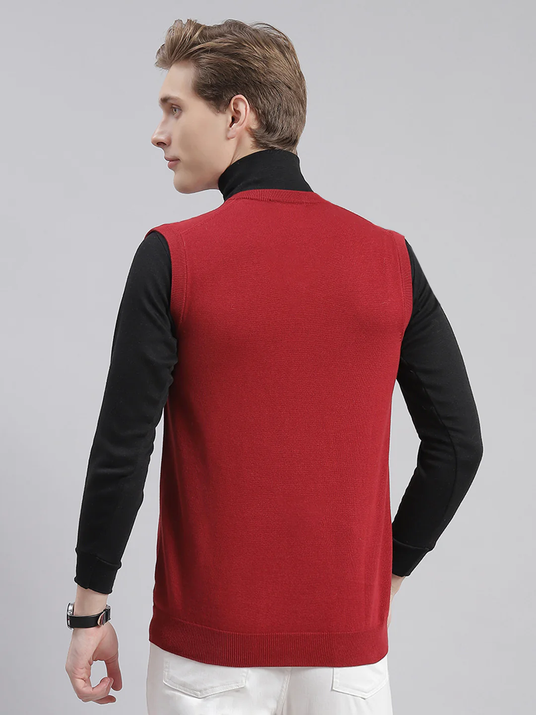Men Maroon Solid V Neck Sleeveless Sweaters/Pullovers - Image 5