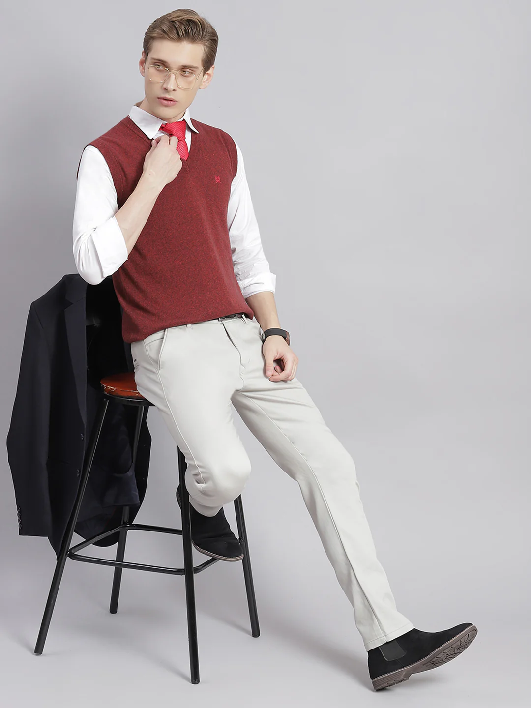 Men Maroon Solid V Neck Sleeveless Sweaters/Pullovers - Image 2