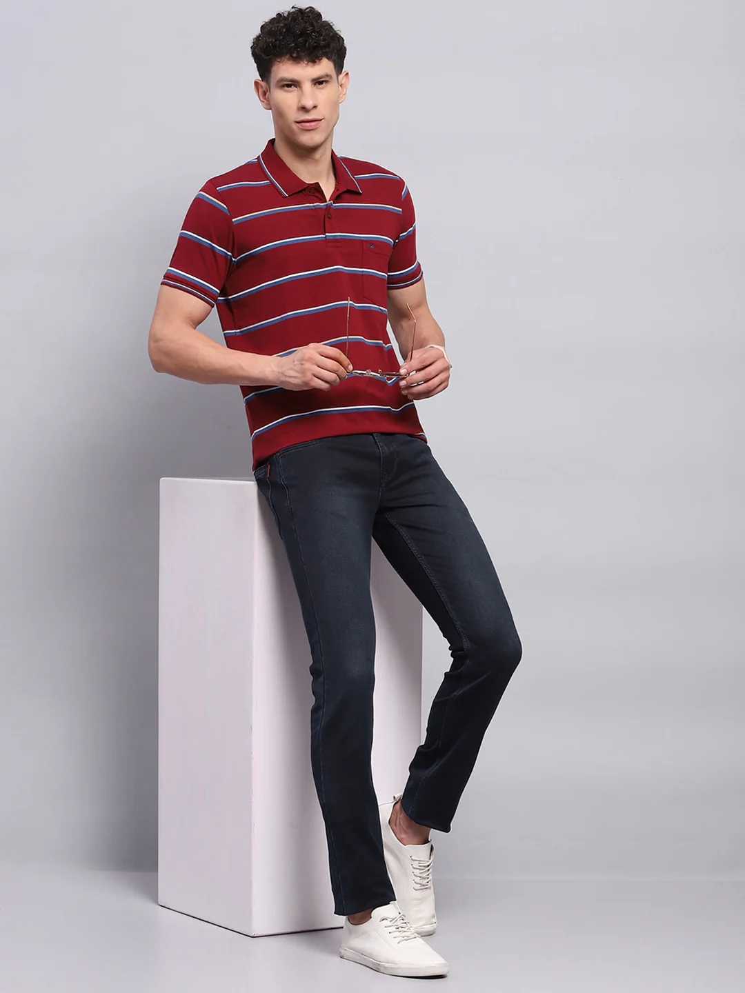 Men Maroon Stripe Collar Half Sleeve T-Shirt - Image 2