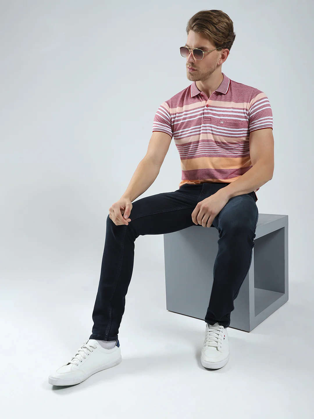 Men Maroon Stripe Collar Half Sleeve T-Shirt - Image 2