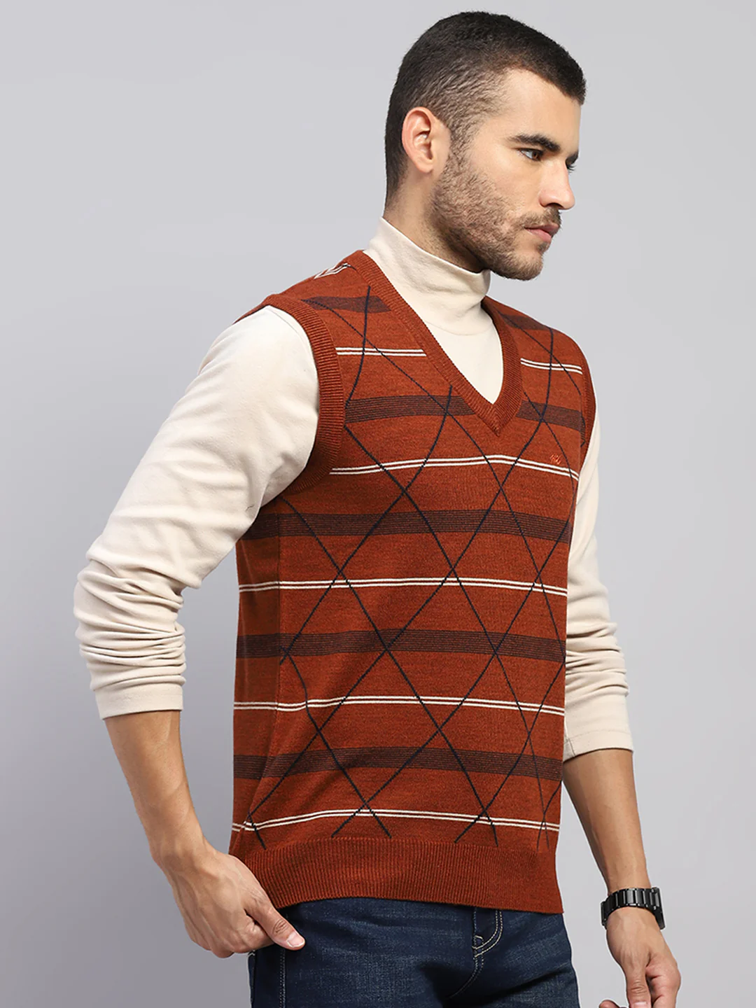Men Multicolor Printed V Neck Sleeveless Sweater - Image 4