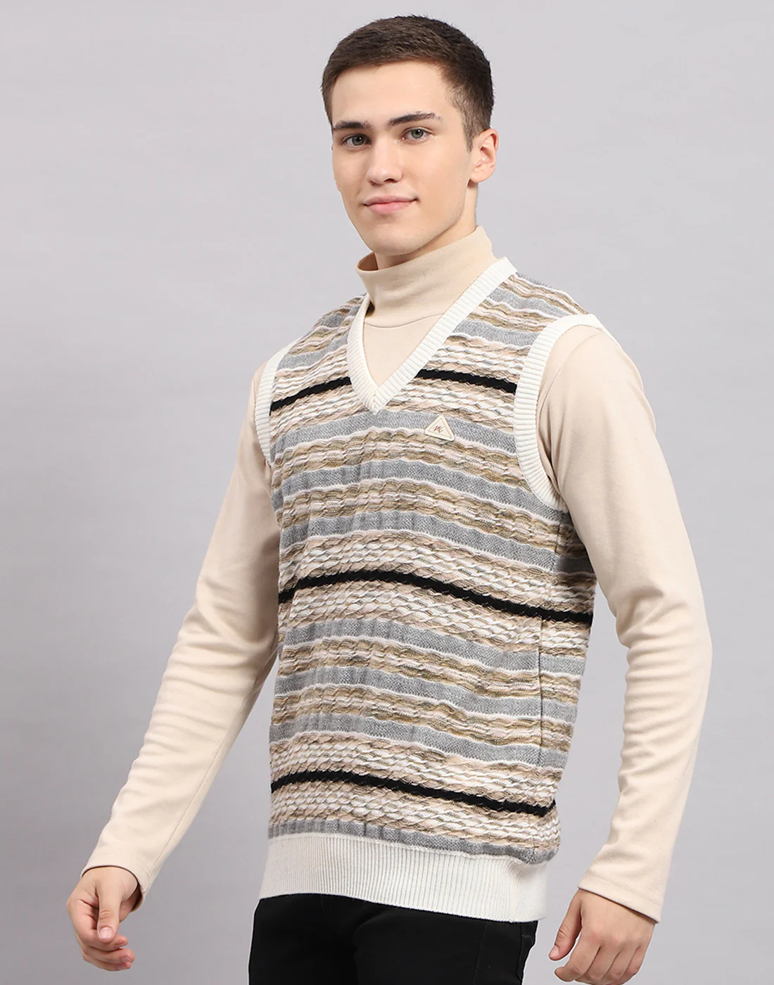 Men Multicolor Stripe V Neck Sleeveless Sweater - Image 3