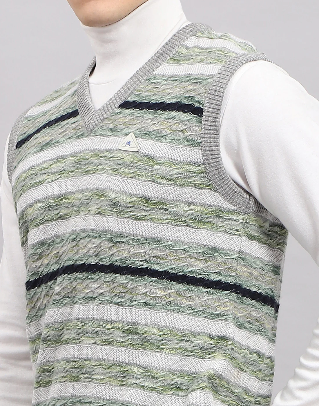 Men Multicolor Stripe V Neck Sleeveless Sweater - Image 6