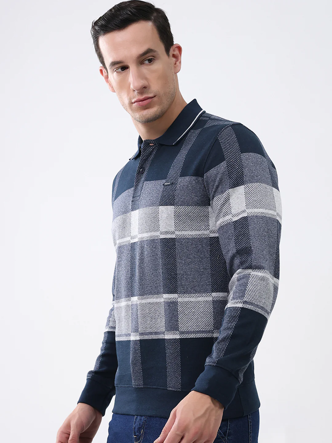 Men Navy Blue Abstract Collar Full Sleeve Winter T-Shirt - Image 3