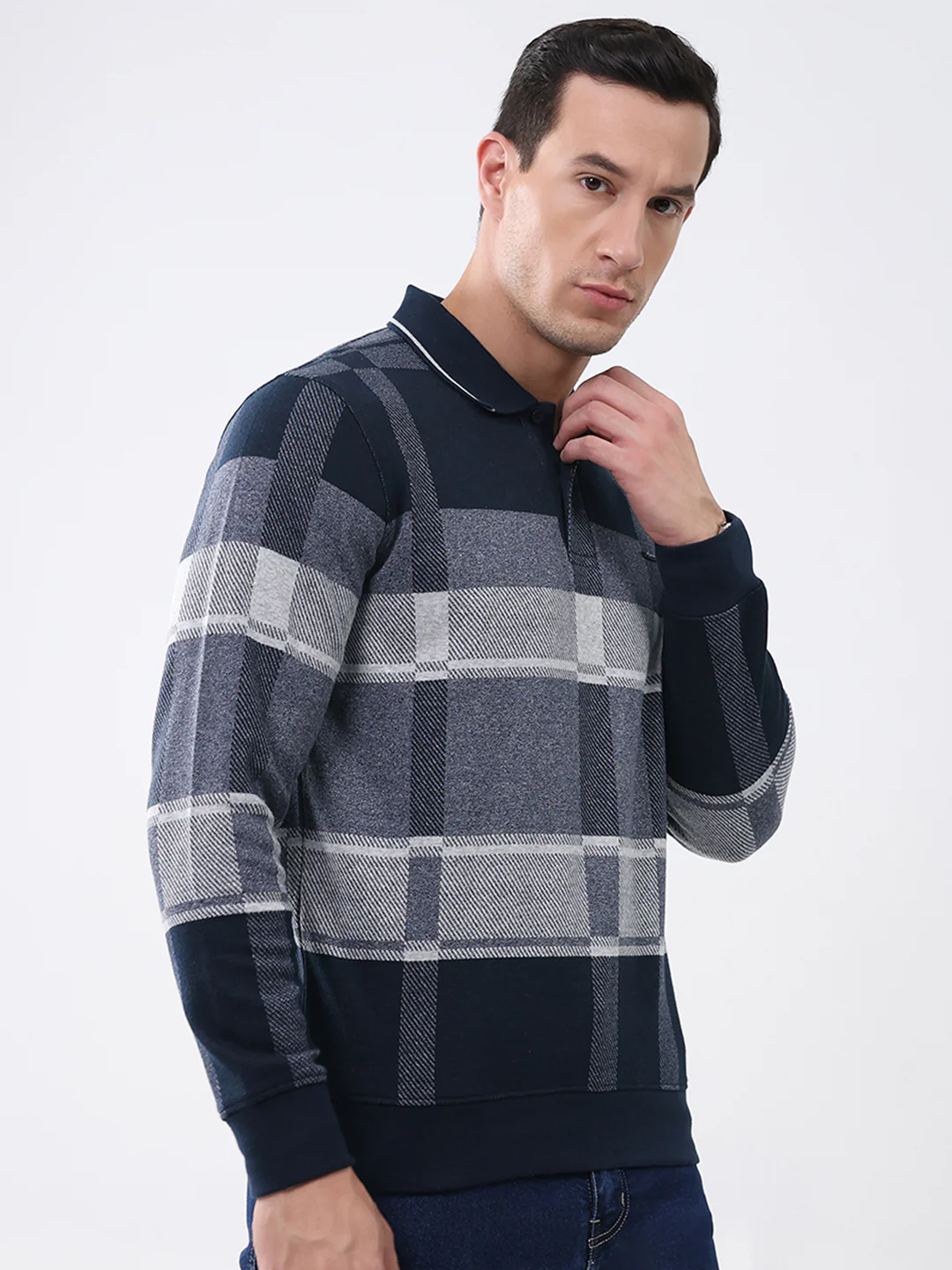 Men Navy Blue Abstract Collar Full Sleeve Winter T-Shirt - Image 4